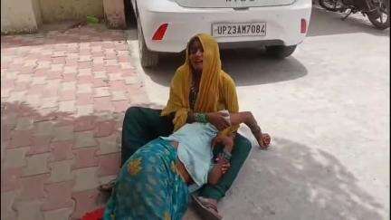 हसनपुर: गंगा एक्सप्रेसवे के पास तेज रफ्तार कार ने बाइक में मारी जोरदार टक्कर, छात्र की मौत, युवक गंभीर घायल