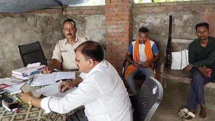 सिसवन: आगामी विधानसभा चुनाव के मद्देनज़र शस्त्रों का भौतिक सत्यापन किया गया