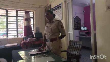 ಸಿಂಧನೂರು: ಪಟ್ಟಣದ  ಪೊಲೀಸ್ ಠಾಣೆಯಲ್ಲಿ ಬಕ್ರೀದ್ ಹಬ್ಬದ ನಿಮಿತ್ಯ ಪಿಎಸ್ಐ ಸುಜಾತ ನೇತೃತ್ವದಲ್ಲಿ ಶಾಂತಿ ಸಭೆ ಜರಗಿತು