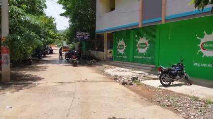 ପାରଳାଖେମୁଣ୍ଡି: କାଳୀ ମନ୍ଦିର ଠାରେ ଗତ ବିଳମ୍ବିତ ରାତିରେ ଚୋରୀ ଉଦ୍ୟମ ବେଳେ ଧରା ପଡ଼ିଲା ଚୋର।