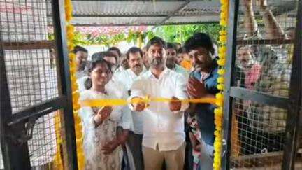 జమ్మలమడుగు: జమ్మలమడుగు :అధికారులతో కలసి ప్రభుత్వ చౌక దుకాణములను ప్రారంభించిన తెదేపా ఇంచార్జ్ భూపేష్  రెడ్డి