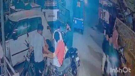 उज्जैन शहर: लोहे के पुल के पास चाकू से युवक की हत्या, सीसीटीवी वीडियो आया सामने