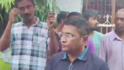 শিলচর: শিলচরে রামকুমার নন্দি পাঠশালায় ত্রাণ শিবির পরিদর্শন করেন মন্ত্রী,বিধায়ক, D.C,S.P.