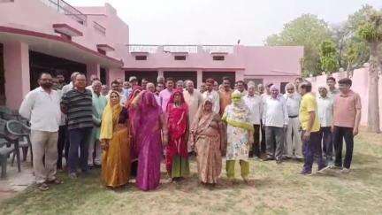 चिड़ावा: चिड़ावा की चौधरी कॉलोनी में पानी की किल्लत गहराई, तीन वार्डों के लोग लामबंद होकर सोमवार को सौपेंगे ज्ञापन