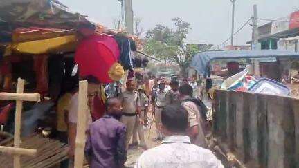 पुपरी: पुपरी शहर में प्रशासन ने अभियान चलाकर सड़कों से अतिक्रमण हटाया