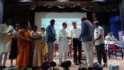 હિંમતનગર: નગરપાલિકાના OSનો વય નિવૃત્તિ સન્માન સમારોહ યોજાયો,હિંમતનગરના ધારાસભ્ય,પાલિકા પ્રમુખ,ચીફ ઓફિસર સહીત શુભેચ્છક ઉપસ્થિતરહ્યા