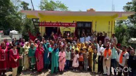 भोटा: ग्राम पंचायत लंबलू के आदर्श नारायणी महिला मंडल भवन का उद्घाटन विधायक आशीष शर्मा ने किया
