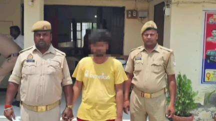 इटवा: कठेला समय माता पुलिस ने यूपी गैंगेस्टर एक्ट के एक अभियुक्त को झकहिया तिराहे से किया गिरफ्तार