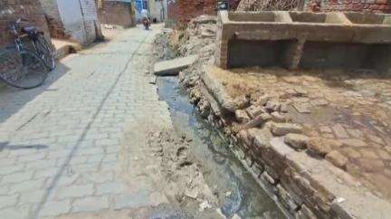 अकबरपुर: लमहारा गांव में नालियों की सफाई न होने से ग्रामीण परेशान, बारिश के समय होती है समस्या #jansamasya