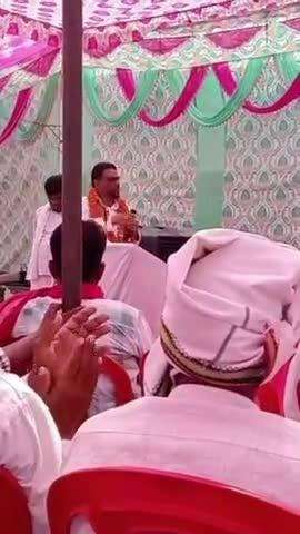 बदायूं: सपा जिलाध्यक्ष का अजीबो-गरीब बयान का वीडियो सोशल मीडिया पर वायरल, कहा- बड़ा नेता बनना है तो बनवारी सिंह की चौखट पर सलाम