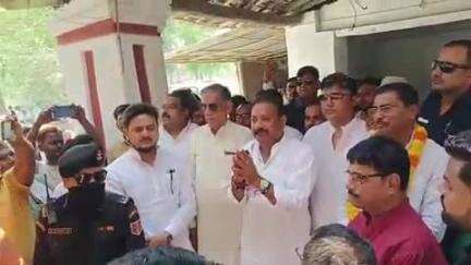 महुआ: महुआ के पकड़ी दरबार घाट पर पुल निर्माण की स्वीकृति मिलने से महुआ वासियों में खुशी की लहर