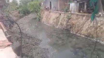बारां: नगर परिषद ने बरसात से पूर्व नालों की सफाई कार्य की शुरुआत की, कोंटा रोड पर जेसीबी से नालों की हो रही है सफाई