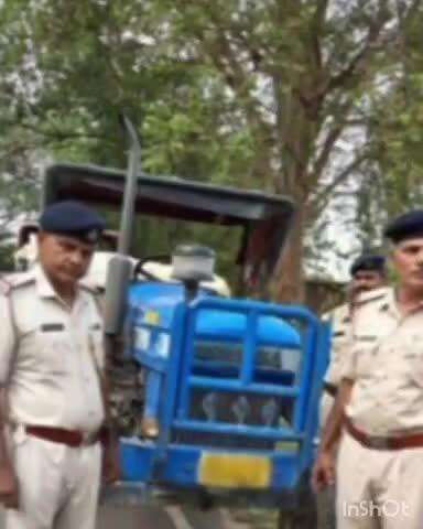 बिहटा: आईआईटी अमहरा थाना के पास पुलिस ने अवैध बालू से लदे दो ट्रैक्टर किए बरामद, दो ड्राइवर गिरफ्तार
