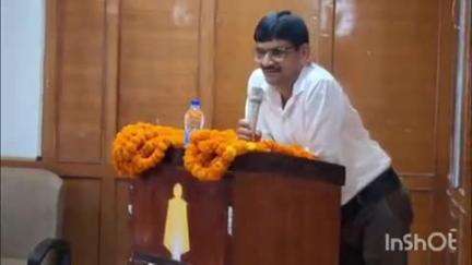 नैनीताल: हाईकोर्ट चिकित्सालय के चीफ फार्मसिस्ट दिनेश चंद्र पांडे के सेनावृत होने पर खुरपाताल में विदाई समारोह आयोजित किया गया