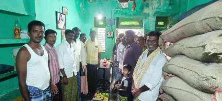 శింగనమల: కొట్టాలపల్లి గ్రామంలో రేషన్ బియ్యం సరుకులు పంపిణీ చేసిన డిప్యూటీ ఎమ్మార్వో, CSDT ఇన్చార్జి నాగరాజు