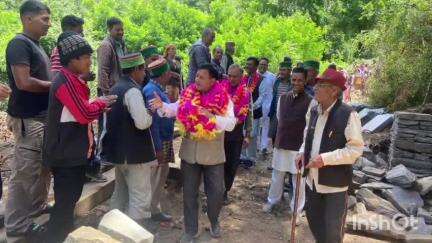चिड़गांव: विधायक श्री मोहनलाल ब्रागटा ने बुठारा गांव का दौरा किया, लोगों की समस्याएं सुनीं