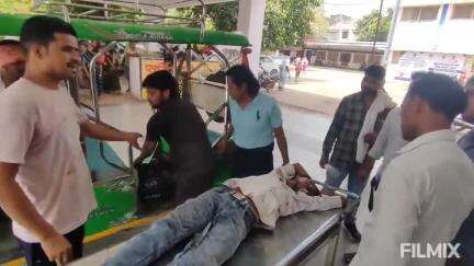 मुरैना नगर: एसपी बांग्ला के सामने एमएस रोड पर कार चालक ने बाइक को मारी टक्कर, तीन घायल