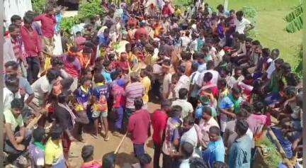 ஆரணி: ரெட்டியார் பாளையம் கிராமத்தில் வைகாசி திருவிழாவை முன்னிட்டு 42 ஆம் ஆண்டு காளை விடும் திருவிழா வெகு விமர்சியாக நடைபெற்றது