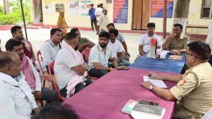 घोसी: कोतवाली परिसर में पुरानी गाड़ियों की बोली सम्पन्न, ट्रक की बिक्री ₹3 लाख 7 हजार में, पिकअप और टेंपो को नहीं मिला खरीदार