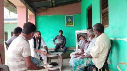 कोचाधामन: बिरवा में जिला परिषद सदस्य नासिक नादीर ने जनता दरबार लगाकर लोगों की समस्याओं से हुए रूबरू