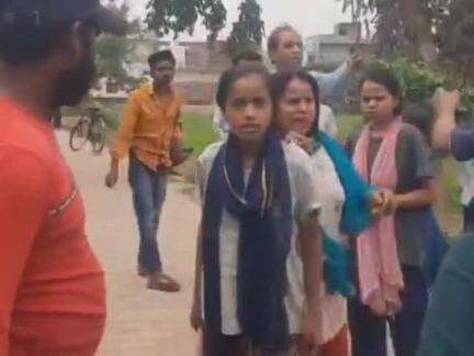 धनौरा: गजरौला के मोहल्ला धुनपुरी में खेत में घुसी गाय के कारण दो परिवारों में हुआ खूनी संघर्ष, वीडियो हुआ वायरल