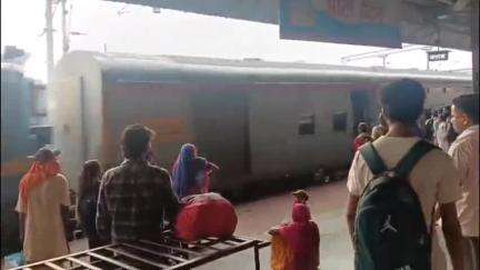सतना रेलवे स्टेशन पर रीवा आनंद विहार ट्रेन में यात्री का मोबाइल चोरी, जीआरपी में रिपोर्ट दर्ज