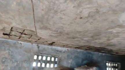 காளையார்கோவில்: அரசு வழங்கிய வீடு சிதிலமடைந்து வேளாரேந்தலில் அபாய நிலை