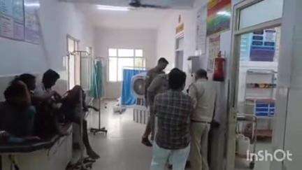 कासगंज: कासगंज स्टेशन पर अचेत अवस्था में मिला व्यक्ति, पुलिस ने जिला अस्पताल में कराया भर्ती, डॉक्टरों ने किया मृत घोषित