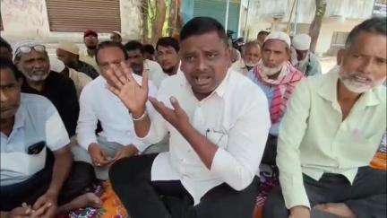 అదిలాబాద్ అర్బన్: కలెక్టర్ సాబ్ చిరు వ్యాపారులకు న్యాయం చెయ్యండి: ఎంఐఎం పట్టణాధ్యక్షుడు నజీర్