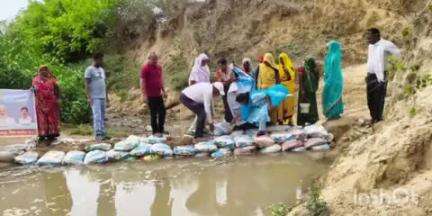 सोहागपुर: जल गंगा संवर्धन अभियान के तहत जनपद पंचायत सोहागपुर के बंडी खुर्द गांव में बोरी बंधान का कार्य किया गया