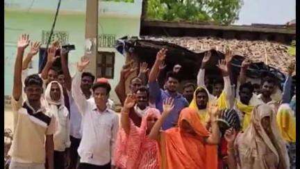सिराथू: भरवारी में 12 दिन से बिजली कटौती की समस्या झेल रहे ग्रामीणों ने गर्मी से बदहाल होकर किया प्रदर्शन #jansamasya