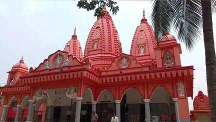 গাজোল: রোটারি ক্লাবের পক্ষ থেকে গাজোল ঘাকশোল ভারত সেবাশ্রম সংঘের ছাত্রদের শতাধিক ব্যাগ ও খাতা বিতরণ