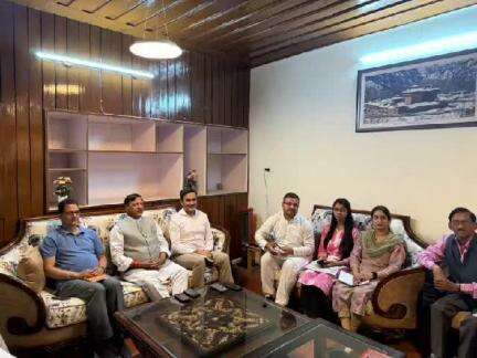 सोलन: सोलन में भाजपा आईटी एवं सोशल मीडिया की बैठक संपन्न, तिरंगा सम्मान यात्रा की तैयारियों पर चर्चा की गई