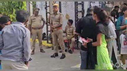 जलालपुर: तहसील क्षेत्र में चार परीक्षा केंद्रों पर कड़ी सुरक्षा व्यवस्था के बीच बीएड प्रवेश परीक्षा शुरू, डीएम ने किया निरीक्षण