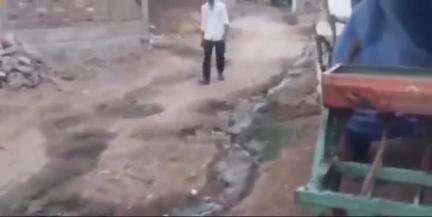 ग्वालियर गिर्द: चीनोर में सड़कों पर फैली गंदगी से लोग हो रहे हैं परेशान, नहीं हो रही है साफ़-सफ़ाई #jansamasya