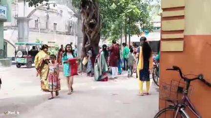 নানুর: জমাই ষষ্ঠী উপলক্ষে কীর্ণাহার মণ্ডপ তলায় আয়োজিত ষষ্ঠী পুজো; ছিল অসংখ্য ভক্তদের সমাগম
