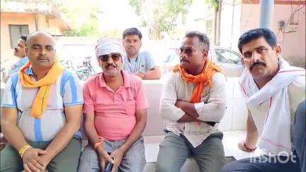 उन्नाव: पृथ्वी खेड़ा गांव के सामने स्कूटी सवार व्यक्ति को बंदर ने मारी टक्कर, स्कूटी सवार की हुई मौत