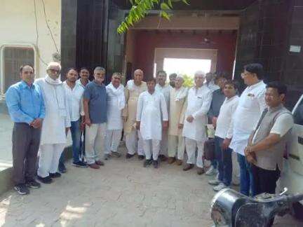 जिला अध्यक्ष लव कश्यप अपनी टीम को जनपद बागपत में बढ़ते हुए