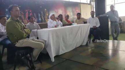 होशंगाबाद नगर: नर्मदापुरम: वाटिका होटल में सांसद ने प्रेस वार्ता कर पत्रकारों से की चर्चा