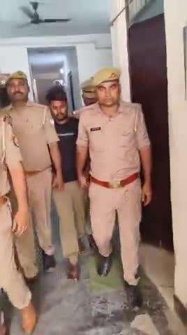 मुहम्मदाबाद गोहना: रेलवे स्टेशन के पूर्वी छोर से हत्या के मामले में फरार ₹25,000 के इनामी बदमाश को पुलिस ने किया गिरफ्तार, भेजा जेल