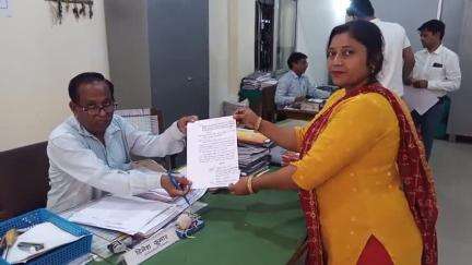 पर्यावरण बचाने के लिए रूबी कश्यप ने उठाई आवाज पेड़ लगाने के साथ-साथ पानी देने की भी जिम्मेदारी ली