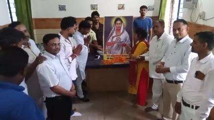 जिला अध्यक्ष कांग्रेस लव के सपने बागपत जनपद कचहरी परिसर में माता अहिल्याबाई होल्कर की जयंती मनाई