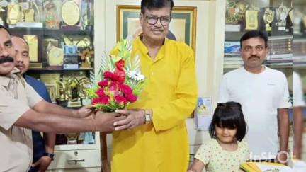 কোচবিহার ১: আপ্লুত, পৌরসভার চেয়ারম্যান রবীন্দ্রনাথ ঘোষকে জন্মদিনের শুভেচ্ছা বার্তা পাঠালেন মুখ্যমন্ত্রী