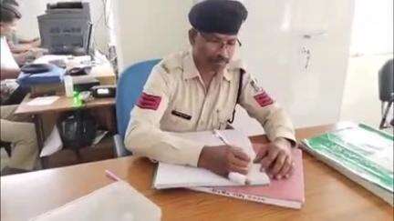जयसिंहनगर: छपरा महुआ टोला में पत्नी से मारपीट करने वाले पति के खिलाफ पुलिस ने मामला दर्ज किया