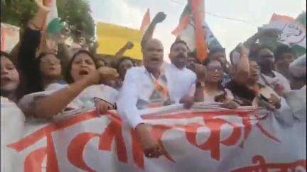 पटना ग्रामीण: मुजफ्फरपुर रेप पीड़िता की PMCH में मौत, कांग्रेस ने पटना आयकर गोलंबर पर किया प्रदर्शन