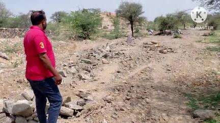 आसीन्द: ##jansamasya आसींद जालरिया पंचायत में लगातार हो रहे अवैध खनन को लेकर ग्रामीणों ने उठाई मांग