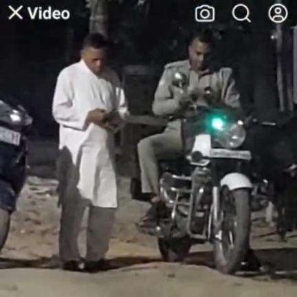 फर्रुखाबाद: फतेहगढ़ क्षेत्र में सिपाही का रुपए लेते वीडियो हुआ वायरल, बना चर्चा का विषय