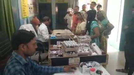 अमृतपुर: मुख्यमंत्री जन आरोग्य मेला अमृतपुर प्राथमिक स्वास्थ्य केंद्र पर संपन्न, 162 मरीजों को निशुल्क दवा का वितरण किया गया