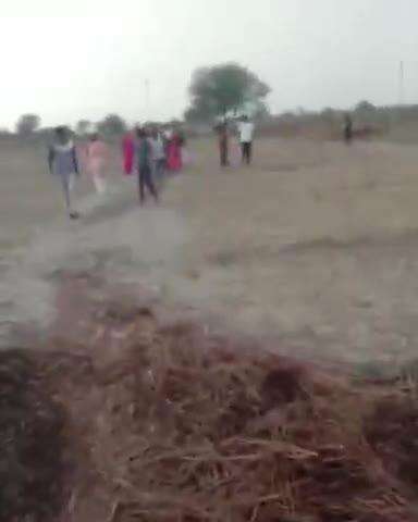 कौंच: ग्राम खुर्द में क्रिकेट खेल रहे बच्चों के बीच हुए झगड़े में एक पक्ष ने किशोर और उसके पिता के साथ की मारपीट