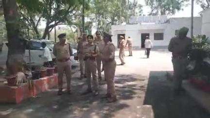 अमृतपुर: अमृतपुर तहसील के पास से पुलिस ने मुखबिर की सूचना पर दो प्रेमी-प्रेमिका को पकड़ा, जांच में जुटी
